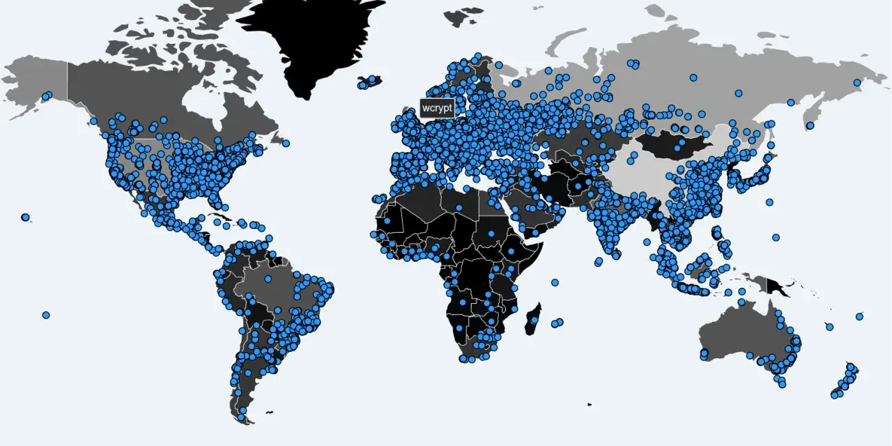 Mapa świata z niebieskimi kropkami, które pokrywają większość kontynentów. W Europie widoczny napis "wencrypt". Tyle punktów, że aż chce się **wanna cry**.