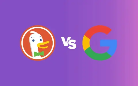 DuckDuckGo vs Google: porównanie dwóch wyszukiwarek. Kaczka w muszce kontra kolorowe G.