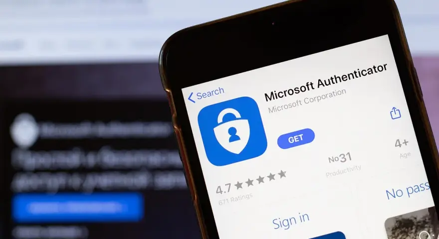 Aplikacja Microsoft Authenticator na ekranie telefonu. Dowiedz się, authenticator co to jest i jak chroni Twoje dane.